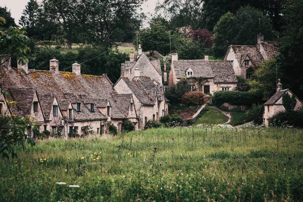 Traditional Cotswold Cottages England Bibury Village Civil Parish Gloucestershire England — Fotografia de Stock