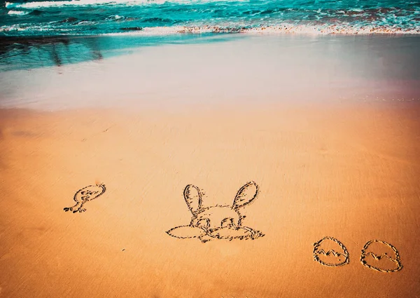 Easter Bunny Eggs Sand Seaside — Fotografia de Stock
