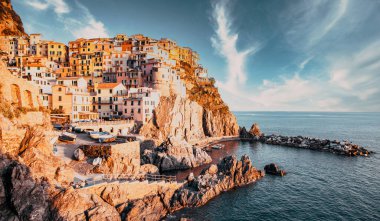 İtalya 'nın Liguria bölgesindeki Cinque Terre Ulusal Parkı' nda bulunan pitoresk bir kasaba.
