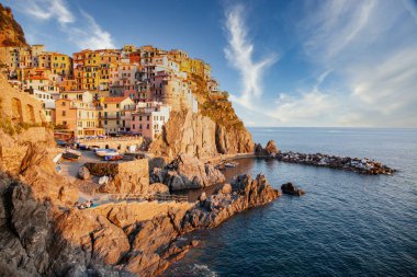 İtalya 'nın Liguria bölgesindeki Cinque Terre Ulusal Parkı' nda bulunan pitoresk bir kasaba.