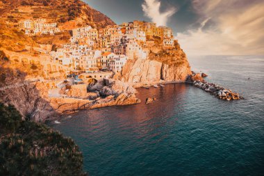 İtalya 'nın Liguria bölgesindeki Cinque Terre Ulusal Parkı' nda bulunan pitoresk bir kasaba.