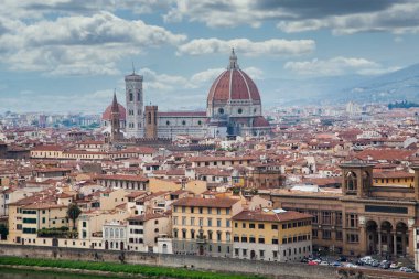 Piazzale Michelangelo Firenze İtalya 'dan Santa Maria del Fiore Katedrali (Duomo) ile Floransa üzerinde manzara - panorama
