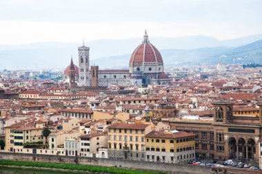 Piazzale Michelangelo Firenze İtalya 'dan Santa Maria del Fiore Katedrali (Duomo) ile Floransa üzerinde manzara - panorama