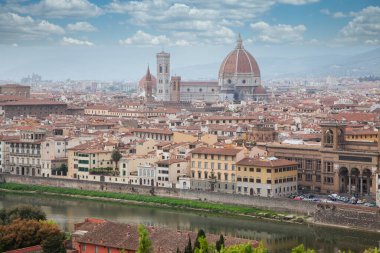 Piazzale Michelangelo Firenze İtalya 'dan Santa Maria del Fiore Katedrali (Duomo) ile Floransa üzerinde manzara - panorama