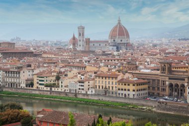 Piazzale Michelangelo Firenze İtalya 'dan Santa Maria del Fiore Katedrali (Duomo) ile Floransa üzerinde manzara - panorama