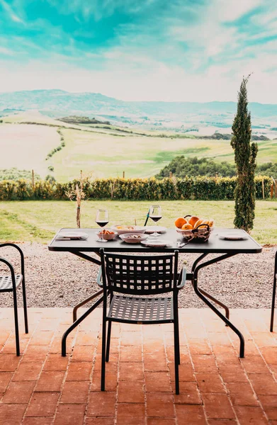 Mittagessen Mit Aussicht Tisch Vor Schöner Landschaft Der Toskana — Stockfoto
