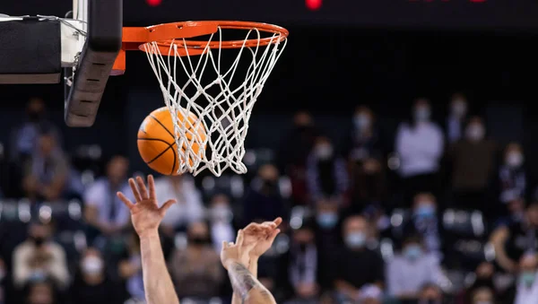 Basketballspiel Konzentriert Sich Auf Ball — Stockfoto