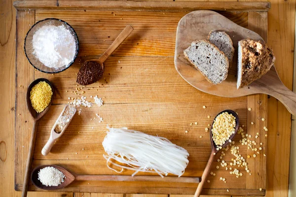 Glutenfreies Mehl Brot Und Körner Hirse Tapioka Leinsamen Reis Hafer — Stockfoto