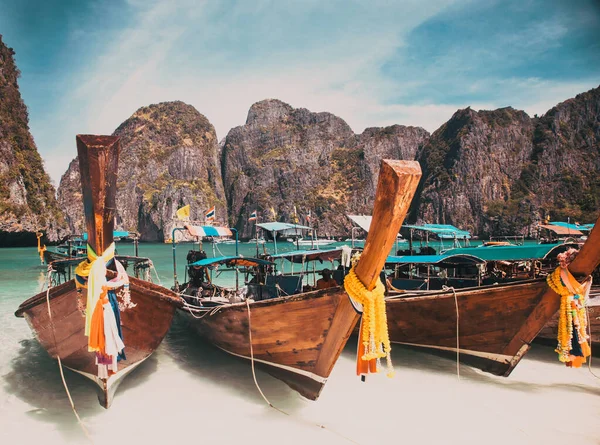 Thailand Oceaan Landschap Uitzicht Het Exotische Strand Traditionele Schip — Stockfoto