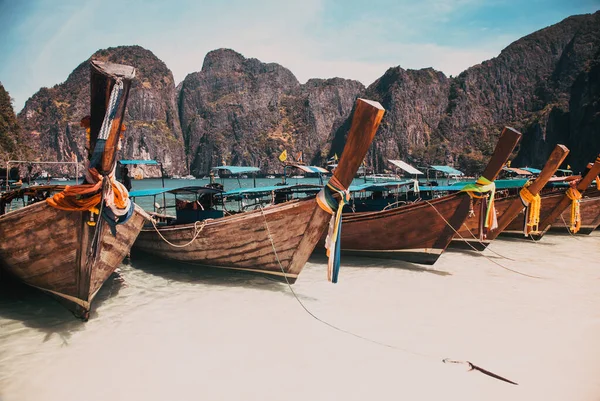 Tajlandia Ocean Pejzaż Plazy Egzotycznych Tradycyjnych Statku — Zdjęcie stockowe