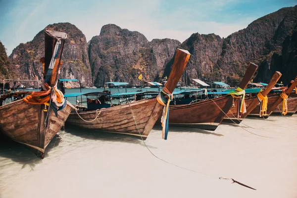 Thailand Oceaan Landschap Uitzicht Het Exotische Strand Traditionele Schip — Stockfoto