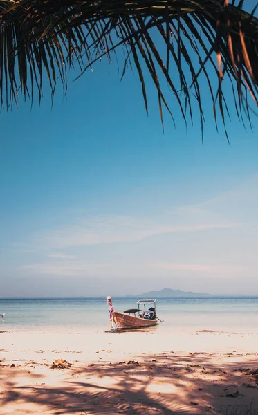 Tajlandia Ocean Pejzaż Plazy Egzotycznych Tradycyjnych Statku — Zdjęcie stockowe