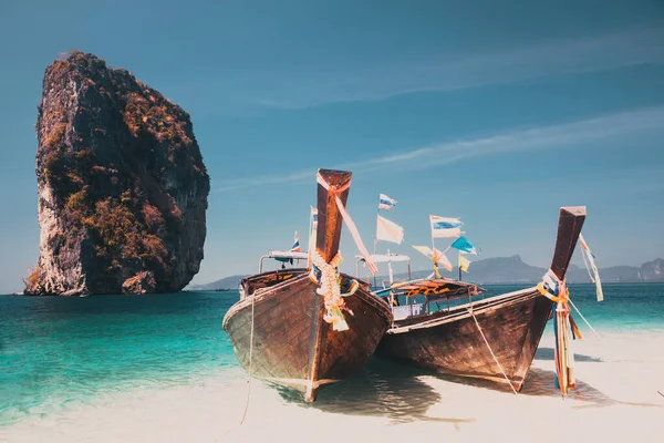 Thailand Oceaan Landschap Uitzicht Het Exotische Strand Traditionele Schip — Stockfoto