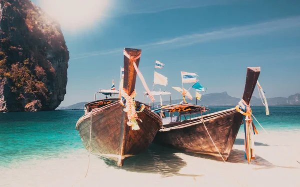 Thailand Oceaan Landschap Uitzicht Het Exotische Strand Traditionele Schip — Stockfoto