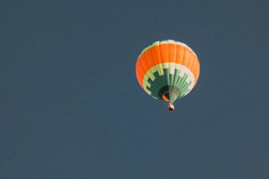 Sıcak hava balonları - özgürlük ve macera konsepti