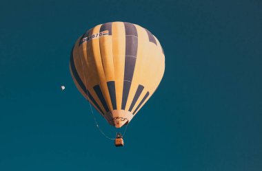 Sıcak hava balonları - özgürlük ve macera konsepti