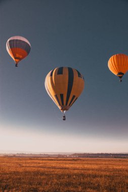 Sıcak hava balonları - özgürlük ve macera konsepti