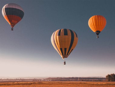 Sıcak hava balonları - özgürlük ve macera konsepti