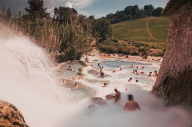 Şelaleler ve Kaplıcalar Saturnia termal hamam, Grosseto, Toskana, İtalya, doğal spa