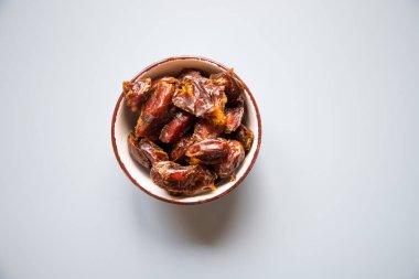 Bayram mübarek için bir kasede tarihler 