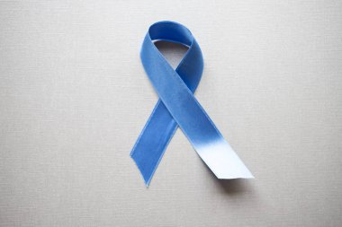Mavi kurdele elinde prostat kanseri farkındalığı