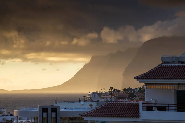 Increíble Puesta Sol Sobre Los Gigantes Tenerife — Foto de Stock