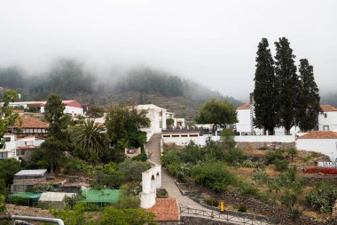 El Teide Ulusal Parkı 'ndaki küçük dağ köyü Vilaflor 