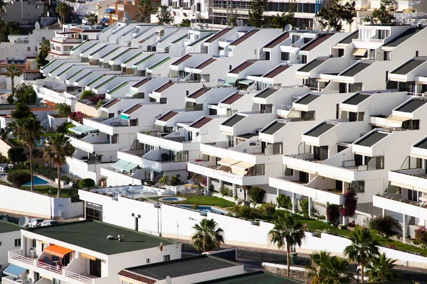 Tenerife Kanarya Adalarında beyaz evler