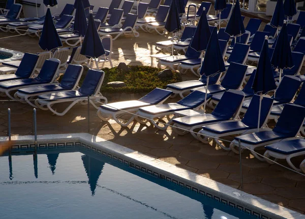 Beach Chairs Umbrellas Pool — Stock Fotó