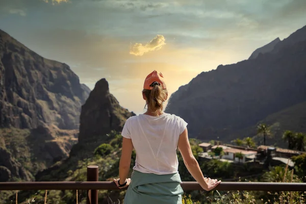Woman Looking Masca Mountain Village Tenerife Canary Islands — Foto Stock