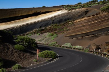 El Teide Ulusal Parkı 'ndaki soyut lav oluşumları Tenerife Kanarya Adaları