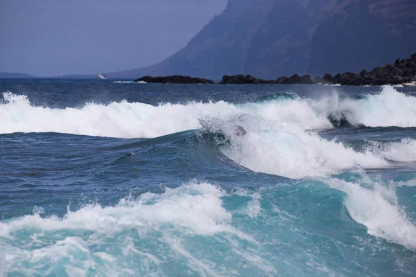 Grande Onda Blu Nell Oceano — Foto Stock