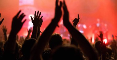 Konserdeki kalabalık - Yaz müzik festivali