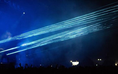 Konserdeki kalabalık - Yaz müzik festivali