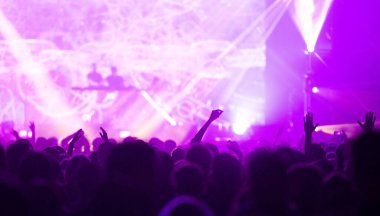 Konserdeki kalabalık - Yaz müzik festivali