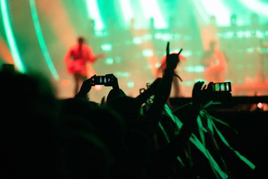  Kalabalık sahne ışıkları canlı konser yaz müzik festivali