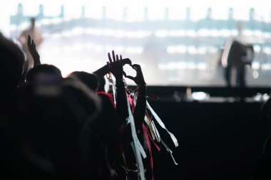  Kalabalık sahne ışıkları canlı konser yaz müzik festivali