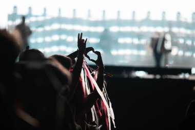  Kalabalık sahne ışıkları canlı konser yaz müzik festivali