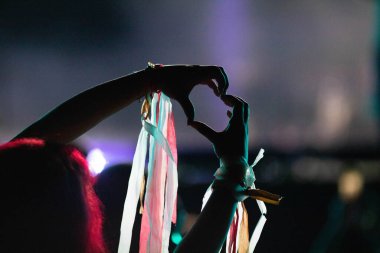  Kalabalık sahne ışıkları canlı konser yaz müzik festivali