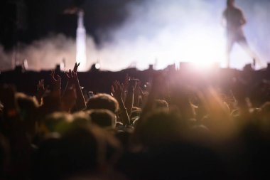  Kalabalık sahne ışıkları canlı konser yaz müzik festivali