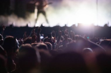  Kalabalık sahne ışıkları canlı konser yaz müzik festivali