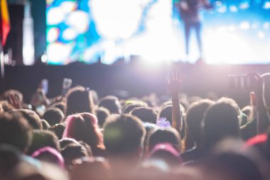  Kalabalık sahne ışıkları canlı konser yaz müzik festivali