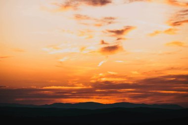 Renkli gökyüzü günbatımı doğa arka plan