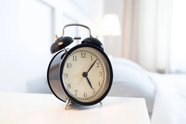 Vintage Alarm Clock Bright Bedroom — Fotografia de Stock