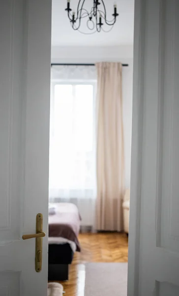 Vintage White Door Opening Bedroom — Stockfoto