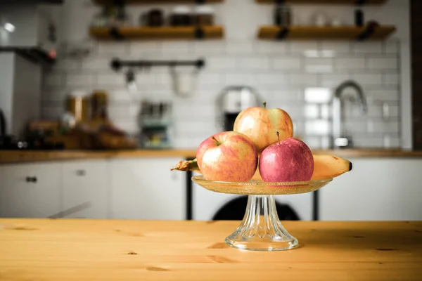 Fresh Fruit Apples Bananas Modern Kitchen —  Fotos de Stock