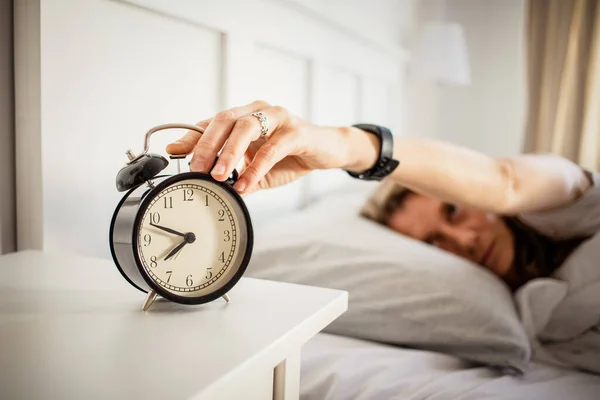 Alarm Clock Woman Sleeping Bed Sleep Quality — Stockfoto