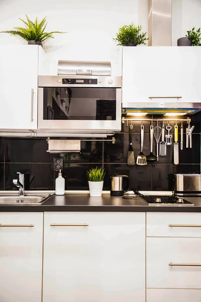 siyah beyaz mutfak modern iç