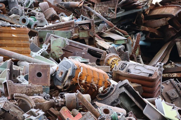 Metaalschroot Wordt Ingezameld Voor Hergebruik Afvalproducten Worden Gerecycled Tijdens Recycling — Stockfoto