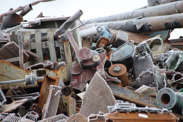 Metaalschroot Wordt Ingezameld Voor Hergebruik Afvalproducten Worden Gerecycled Tijdens Recycling — Stockfoto